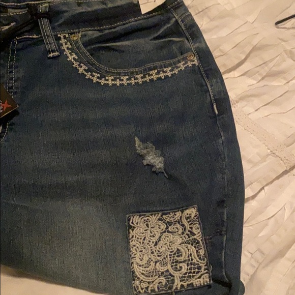 Blue wash jeans - Picture 6 of 6